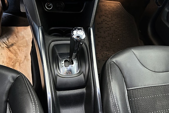 Peugeot 2008 12 of 12