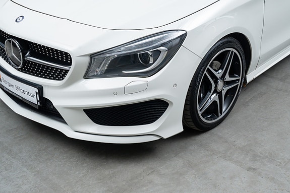 Mercedes-Benz CLA200 d 2 of 27