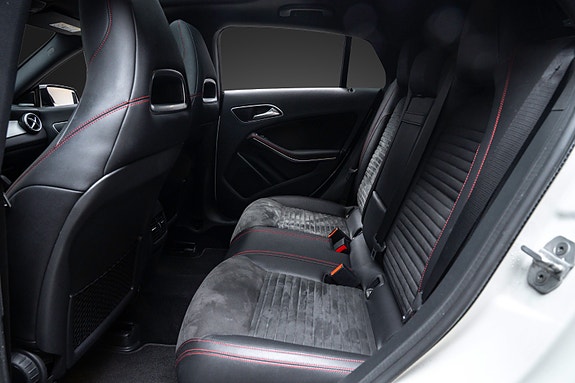 Mercedes-Benz CLA200 d 25 of 27