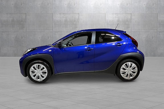 Toyota Aygo X 2 of 27