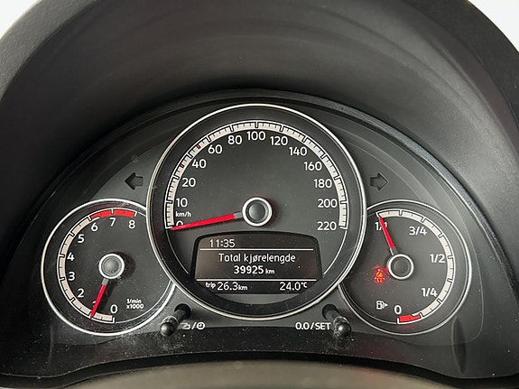 Volkswagen UP! 14 of 17