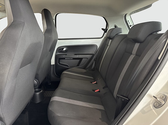 Volkswagen UP! 9 of 17