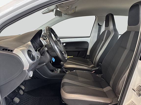 Volkswagen UP! 7 of 17