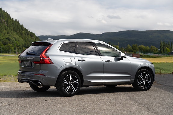 Volvo XC60 3 of 27