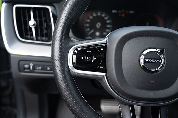 Volvo XC60 16 of 27
