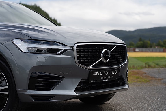 Volvo XC60 2 of 27