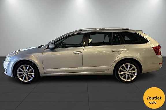 Skoda Octavia 2 of 5
