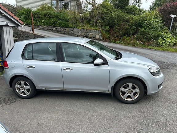 Volkswagen Golf VI 2 of 5