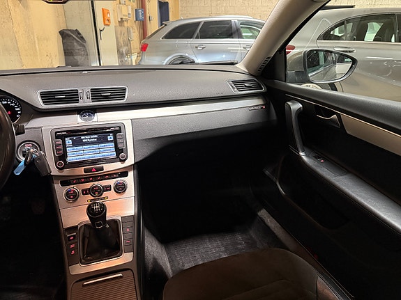 Volkswagen Passat 29 of 30