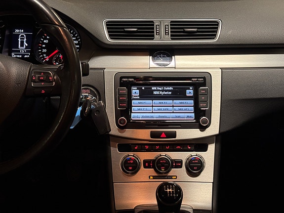 Volkswagen Passat 28 of 30