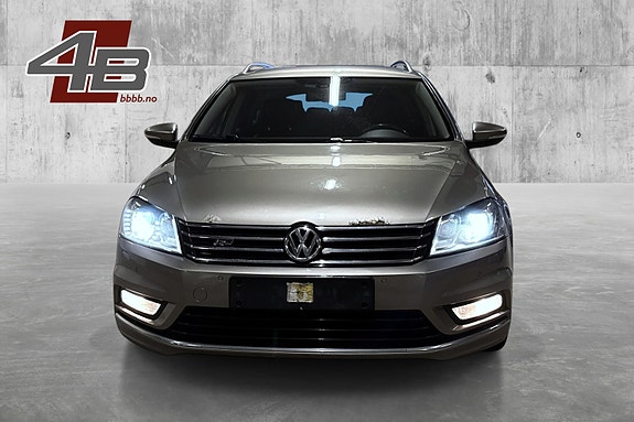 Volkswagen Passat 2 of 5