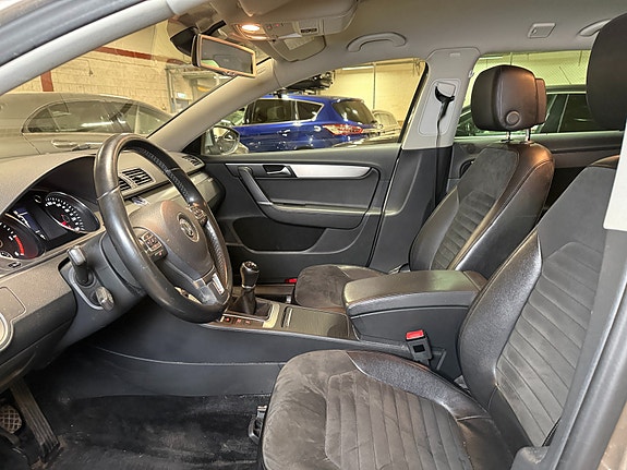 Volkswagen Passat 20 of 30