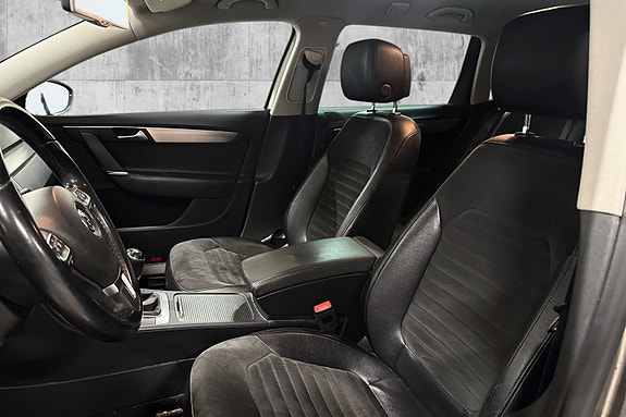 Volkswagen Passat 9 of 30