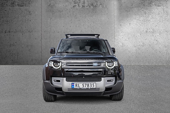 Land Rover Defender 110 3 of 30