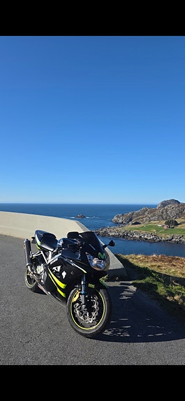 Honda CBR 929 RR 4 of 8
