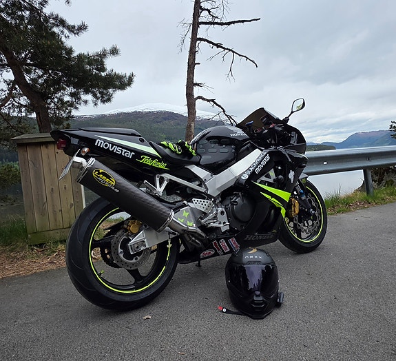 Honda CBR 929 RR 5 of 8