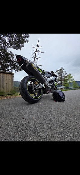 Honda CBR 929 RR 3 of 8