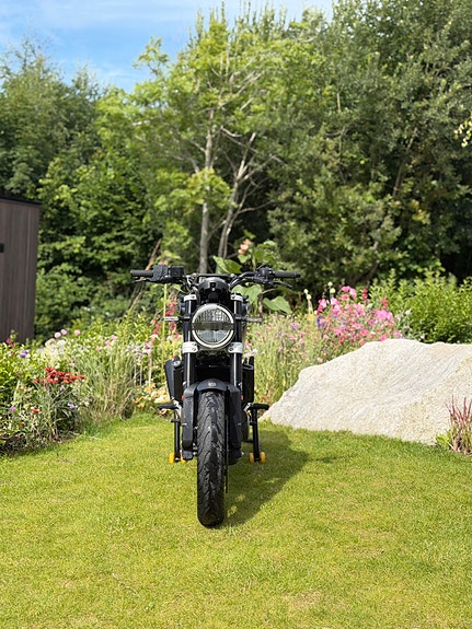 Husqvarna Svartpilen 401 2 of 12