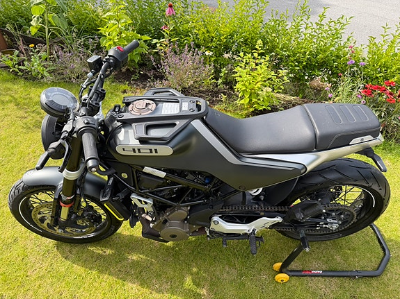 Husqvarna Svartpilen 401 7 of 12