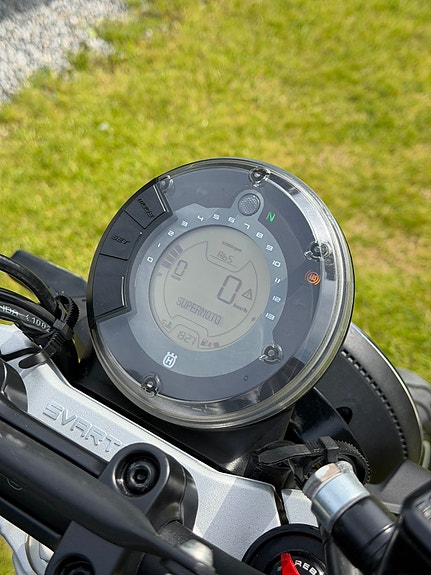 Husqvarna Svartpilen 401 9 of 12