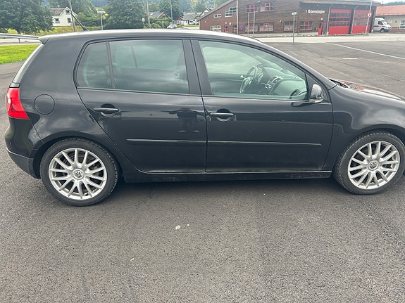Volkswagen Golf V 4 of 23