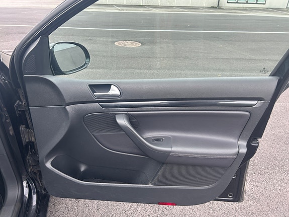 Volkswagen Golf V 17 of 23