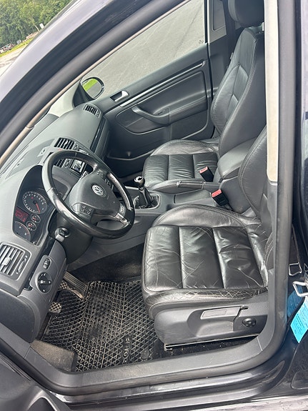 Volkswagen Golf V 10 of 23