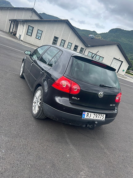 Volkswagen Golf V 7 of 23