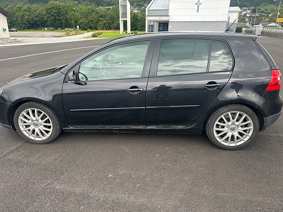 Volkswagen Golf V 3 of 23