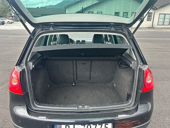 Volkswagen Golf V 9 of 23