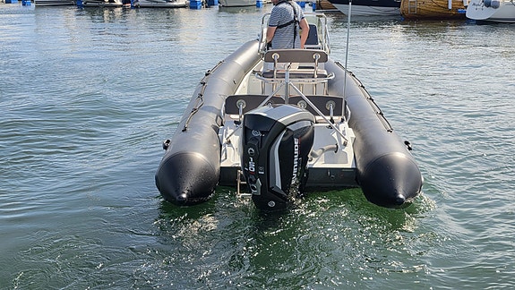 Meget pen og vedlikeholdt Zodiac Pro Open 650 | Navigasjon | Stereo | Vannski 9 of 13