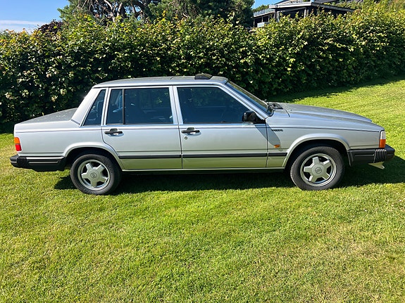Volvo 740 4 of 30