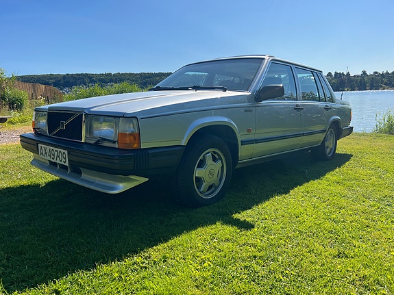 Volvo 740 2 of 30