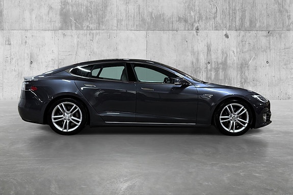 Tesla Model S 4 of 30