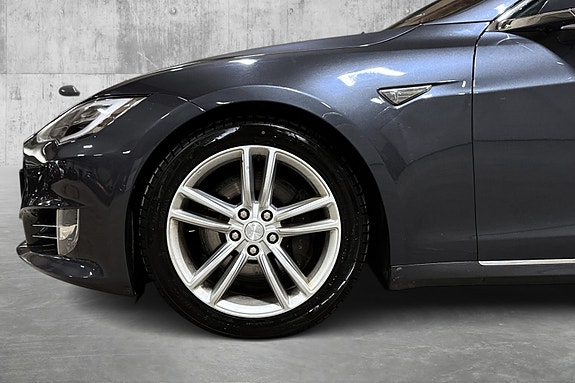 Tesla Model S 8 of 30