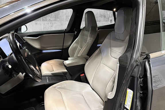 Tesla Model S 9 of 30