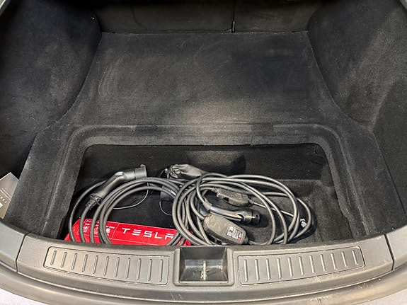 Tesla Model S 12 of 30