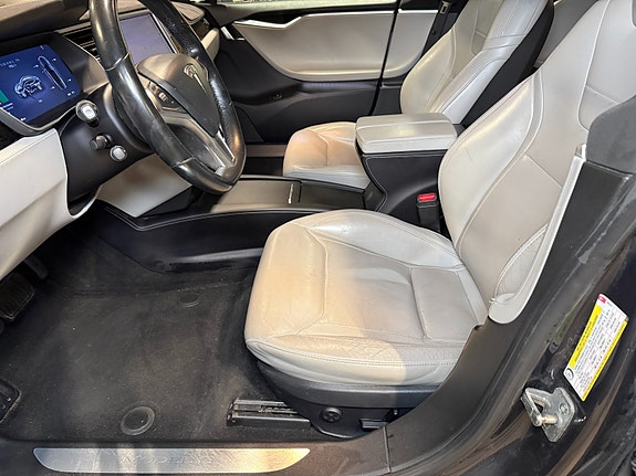 Tesla Model S 27 of 30