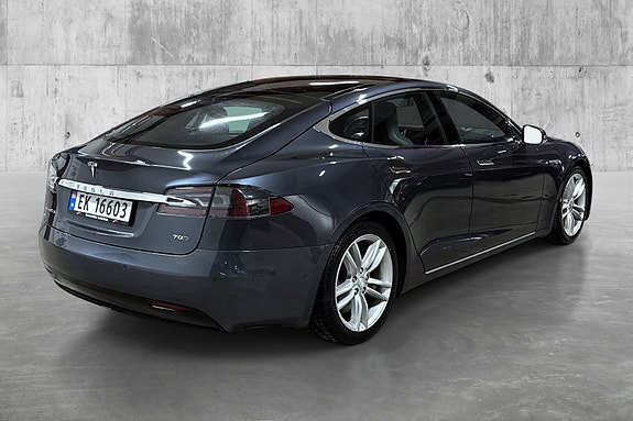 Tesla Model S 5 of 30