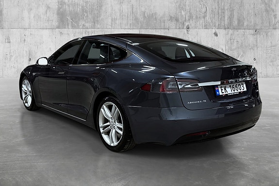 Tesla Model S 7 of 30