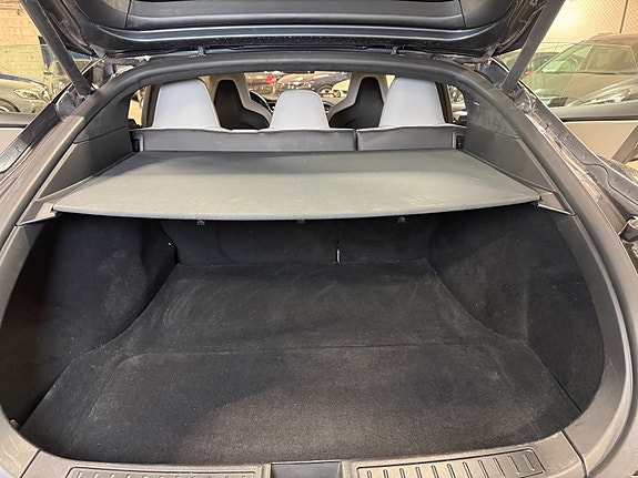 Tesla Model S 13 of 30
