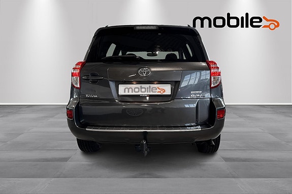 Toyota RAV4 4 of 5