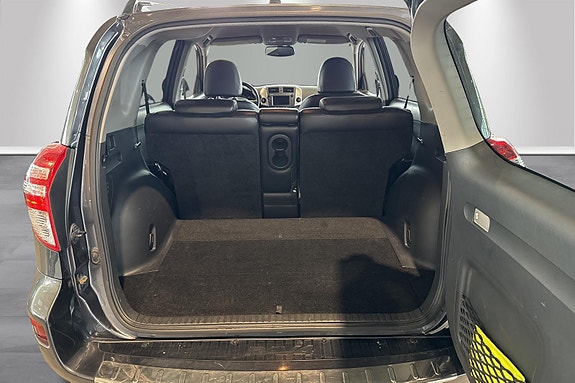 Toyota RAV4 5 of 5