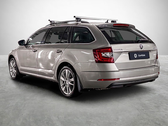 Skoda Octavia 3 of 5