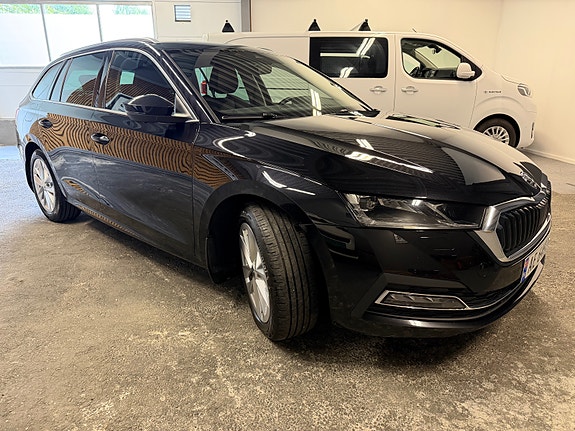 Skoda Octavia 3 of 5