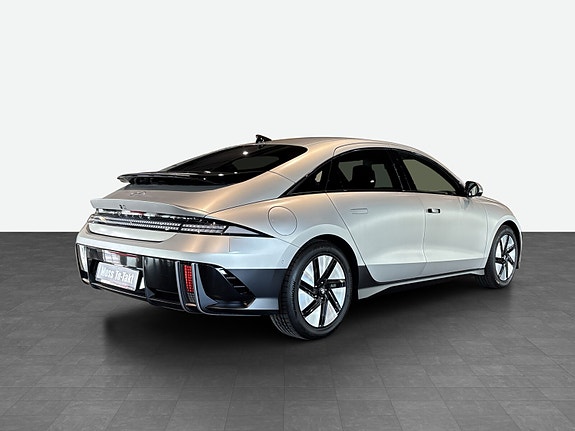 Hyundai Ioniq 6 5 of 5