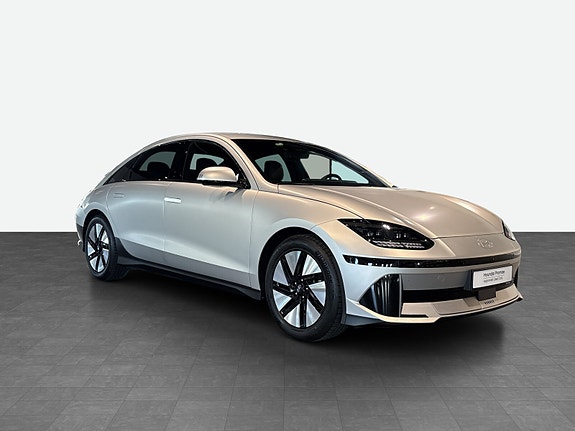 Hyundai Ioniq 6 3 of 5