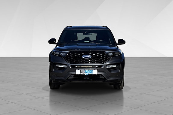 Ford Explorer 4 of 5