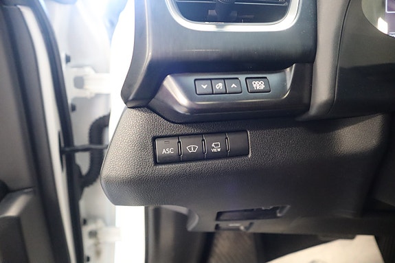 Lexus UX300e 30 of 30