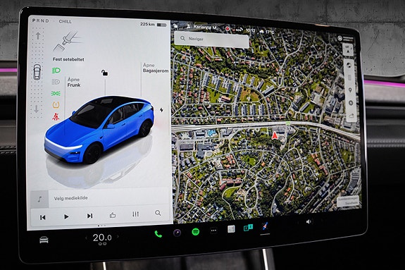Tesla Model Y 27 of 30